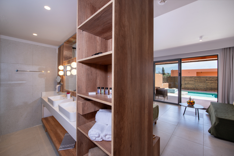 Bathroom, Kiani Beach Resort, Crete