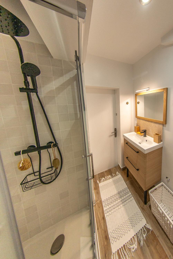 Bathroom 2, Couvent des Cordelieres option spa, Maine-et-Loire
