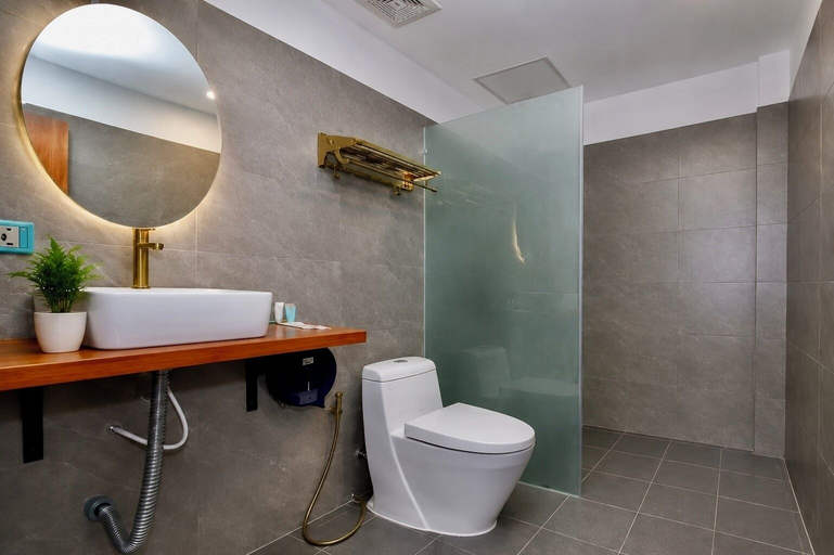 Bathroom 5, Bliss & Beats Hostel, Phnom Penh