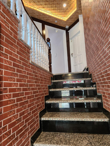 Others 5, The Kannaz, Srinagar