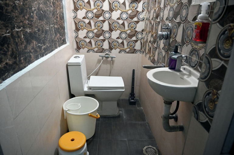 Bathroom 4, S4 Homestay, Amritsar