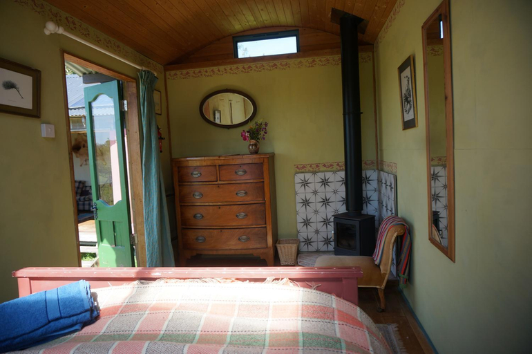 Bedroom 2, Sky View Shepherd's Huts with Woodburning Hot Tub, Cornwall