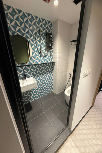 Bathroom 5, Gostay Pods @ Perak, Singapore