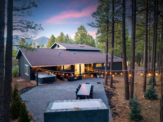 Room 3, Family-friendly Getaway Hot Tub View EV Chrg, Coconino