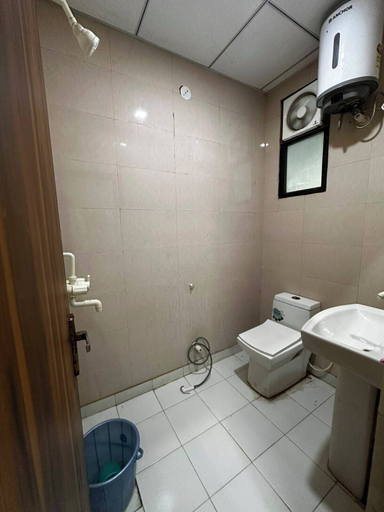 Bathroom, Hotel Metro View, Gautam Buddha Nagar