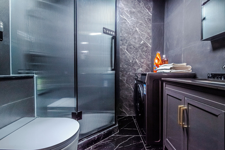 Bathroom 2, Shanghai Hills & The Rais Modern Stay, Shanghai