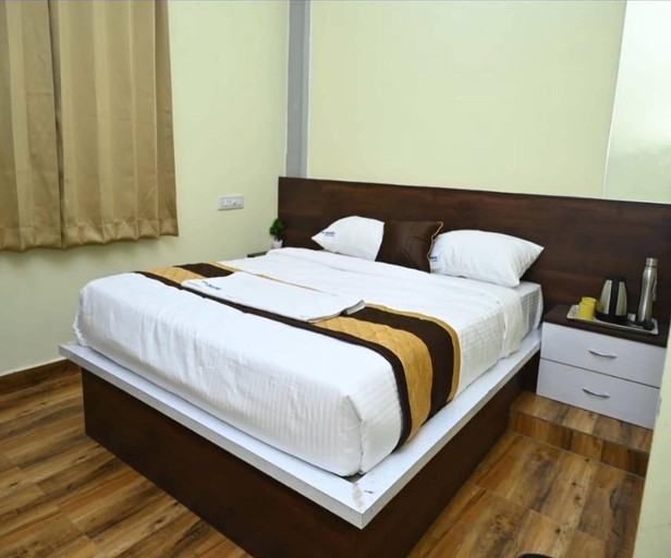 Room 2, Townhouse Mantri Square Metro Station, Bangalore