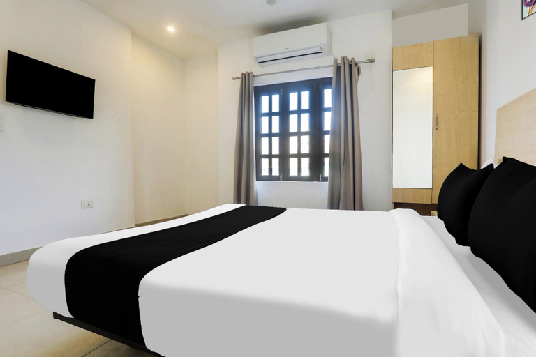 Room 4, Collection O Gol Park Atala, Kaushambi