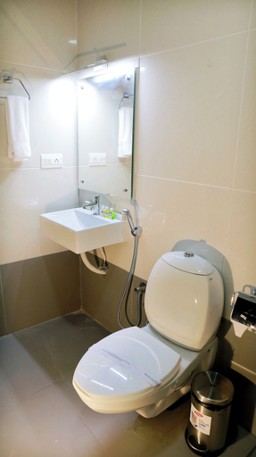 Bathroom 4, Nova Grand Canyon Hotel and Banquet Hall, Ernakulam