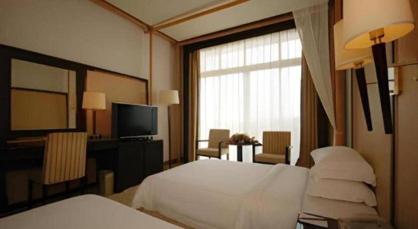 Bedroom 5, Guilin Merryland Resort, Guilin