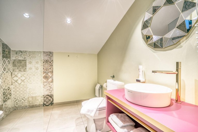 Bathroom 3, Hotel Eden Park Retro Chic Hotel, Villach Land