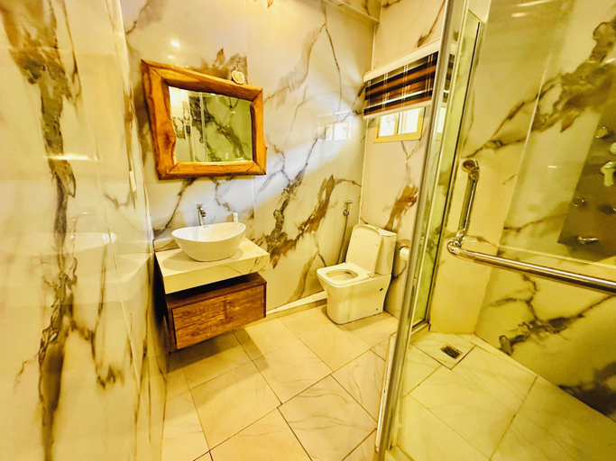 Bathroom 3, Presken Hotel and Suites (Alade), Ikeja