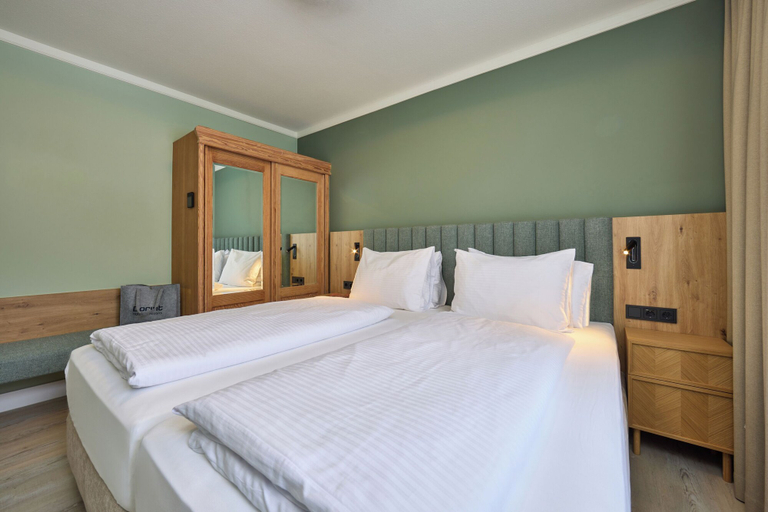 Bedroom 4, Dorint Sporthotel Garmisch-Partenkirchen, Garmisch-Partenkirchen