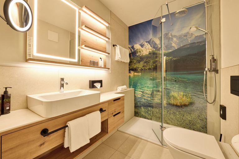Bathroom 5, Dorint Sporthotel Garmisch-Partenkirchen, Garmisch-Partenkirchen