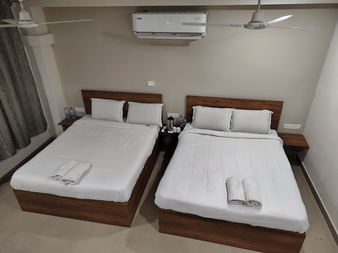 Room 4, Hotel Raayara Bliss Koramangala, Bangalore