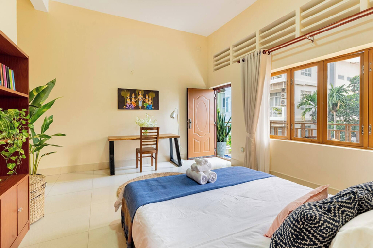 Room 5, Sovann Haven - 2 Bedroom Retreat in Bassac Lane, Ruessei Kaev