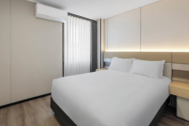 Bedroom 3, Holiday Inn Townsville by IHG, City