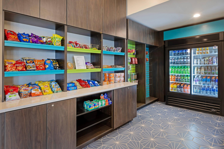 Food & Drinks 5, The Lux Hotel & Conference Center, an Ascend Collection Hotel, Seneca