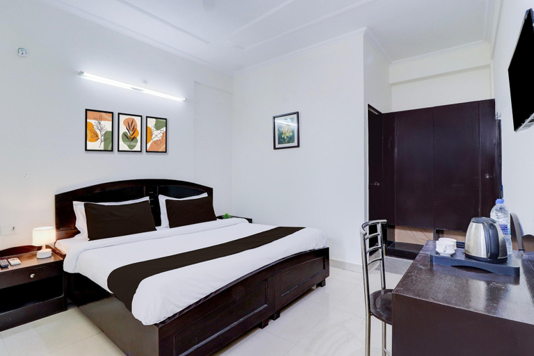 Room 2, Deluxe Benison Guest House, Dehradun