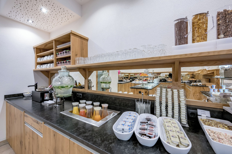 Food & Drinks 5, Hotel Garni Christine - Ischgl, Landeck