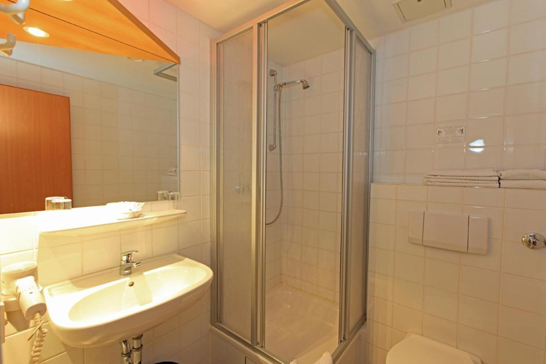 Bathroom 3, Hotel NearBy, Region Hannover
