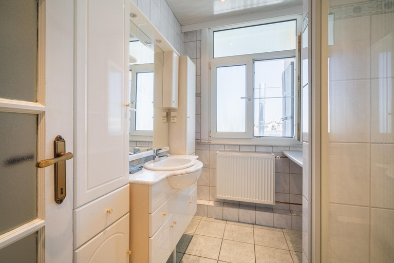 Bathroom 4, Comfortable 3bhk Aprt for up to 6 Guests, Antwerpen