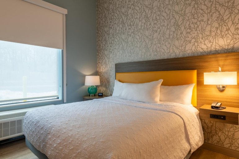 Bedroom 4, Home2 Suites Raynham/Taunton, MA, Bristol