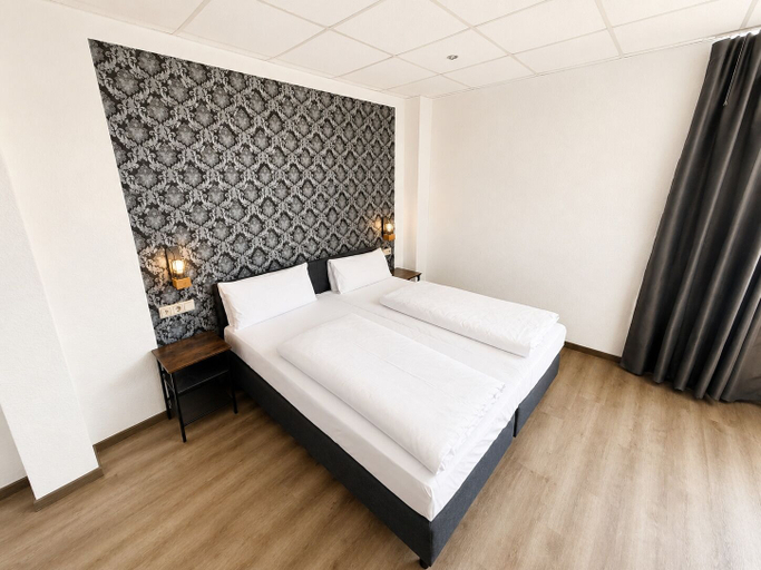 Bedroom 3, Hotel Constantin, Trier