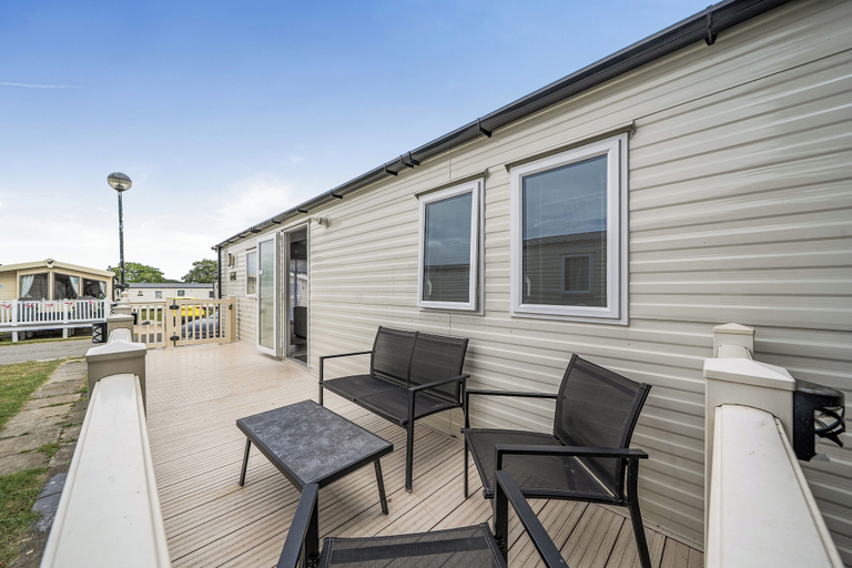 Terrace/patio 5, Primrose Valley 3-bed Caravan, Sleeps 8, Pets Ok, North Yorkshire