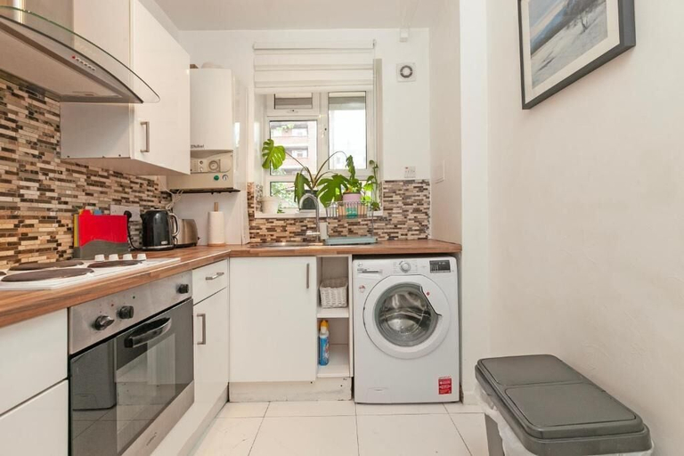 Private kitchen 2, Charming one bedroom flat in Marylebone, London