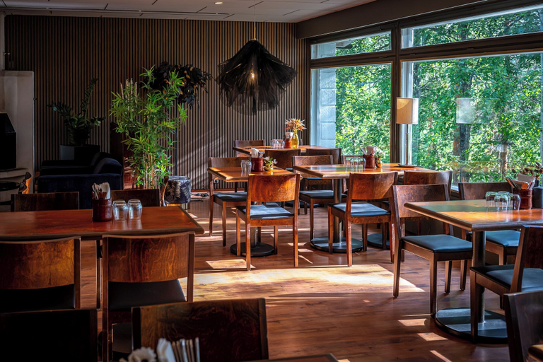 Dining 5, Sveitsin Maja, Uusimaa