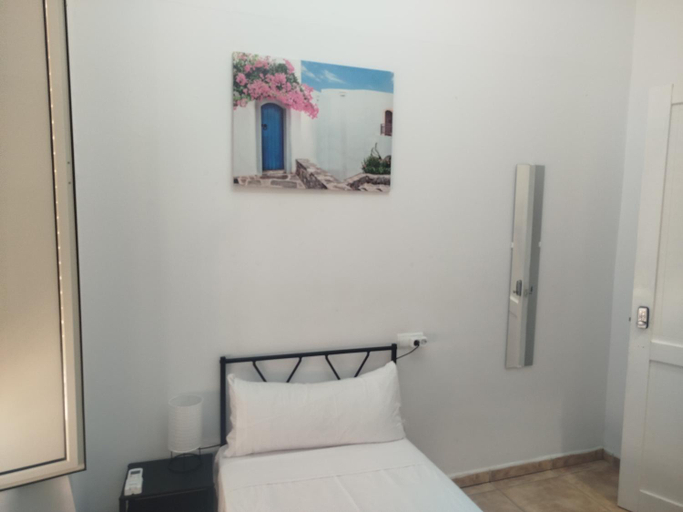Bedroom 5, NT Nosquera Malaga Rooms, Málaga
