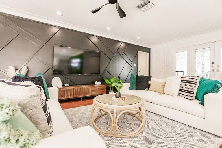 Room 2, Resort Style Backyard Heated Pool Hot Tub Fire Pit, Broward