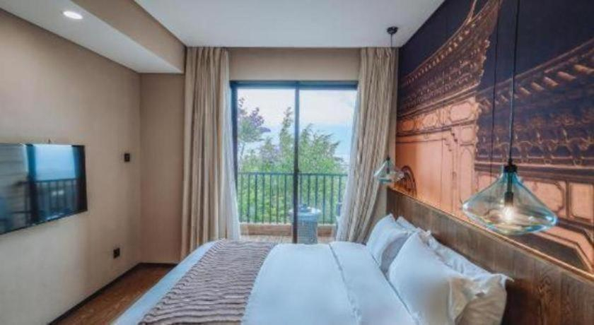 Bedroom 2, Erhai Lake Seclusion Life, Dali Bai