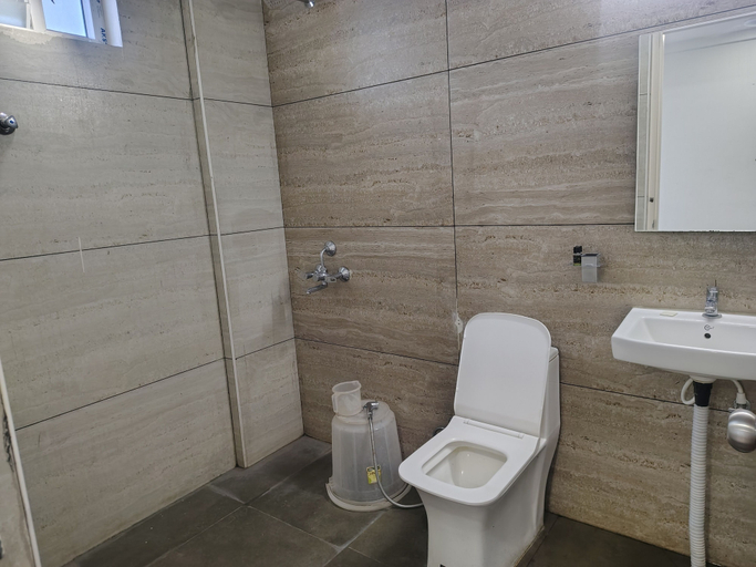 Bathroom 2, Hotel Raayara Bliss Koramangala, Bangalore