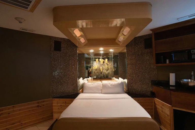 Bedroom 3, The Champagne Lodge & Luxury Suites, Dupage