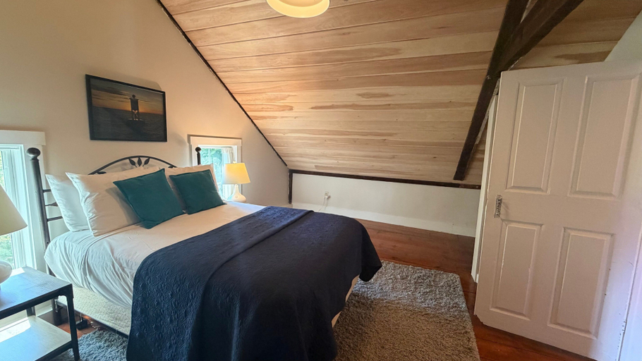 Bedroom 2, 36 Main, Hancock