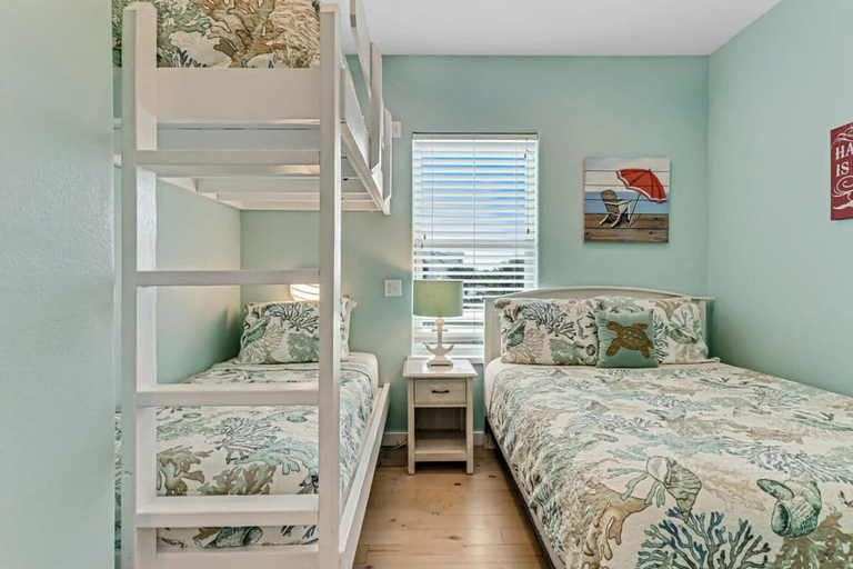 Room 5, Stairway to Seven- Private Pool Hammocks, Nueces