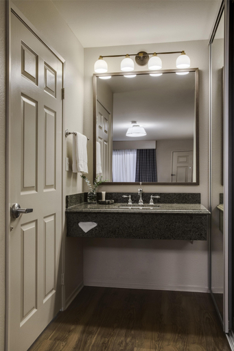 Bathroom 4, Ayres Lodge Alpine, San Diego