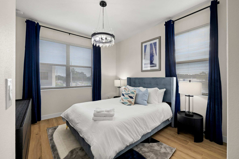 Room 3, Brand-new Construction Premier Tampa Bay Location, Hillsborough