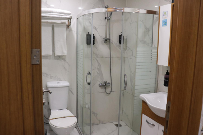 Bathroom 5, Istanbul Terrace Hotel, Fatih