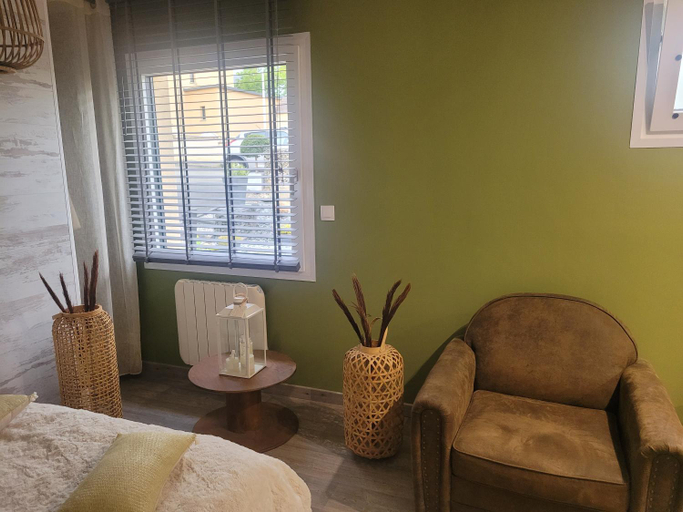 Others 5, Baune, Sarthe