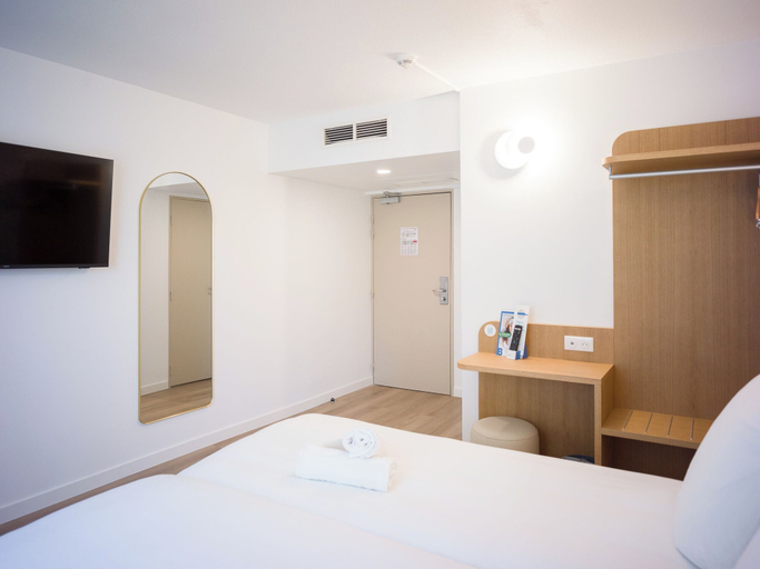 Bedroom 4, BRIT HOTEL CONFORT ROISSY SAINT-WITZ, Val-d'Oise