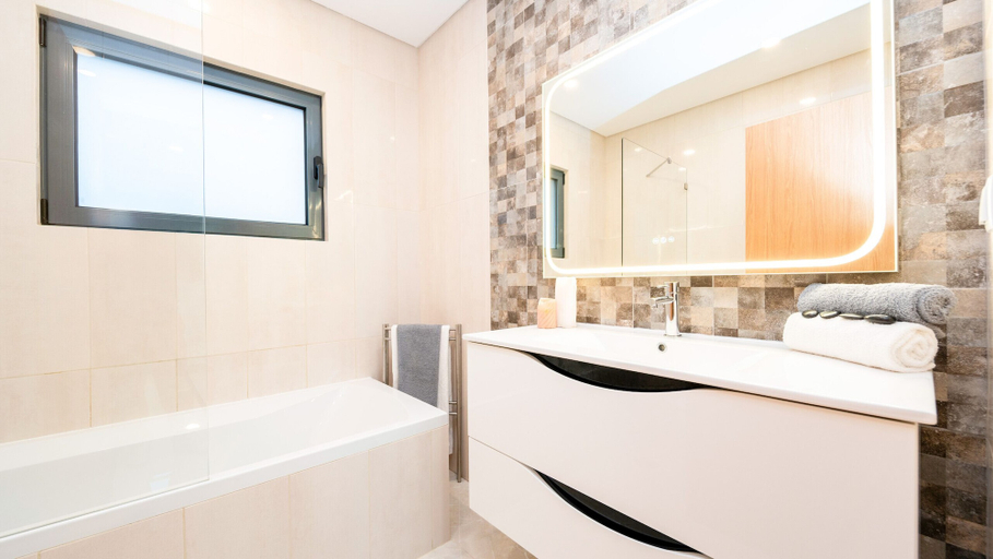 Bathroom 5, Villa Lion Beach, Albufeira