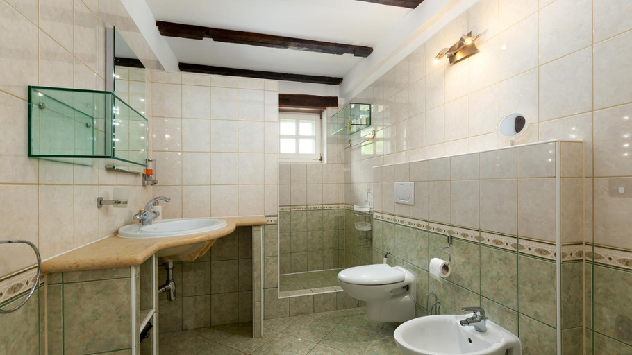 Bathroom 3, Villa Karim, Poreč