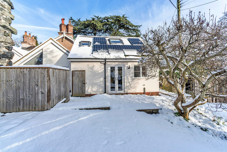 Exterior 4, Romantic North Wales Meadow Cottage, Denbighshire