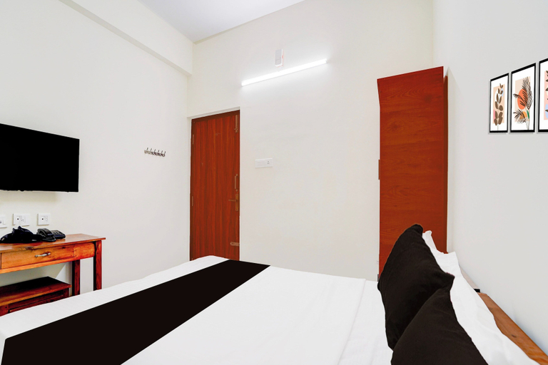 Room 5, Collection O Prozone Mall Coimbatore, Coimbatore