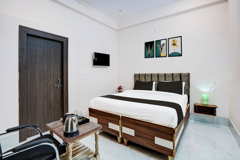Room 5, Collection O Salori, Kaushambi