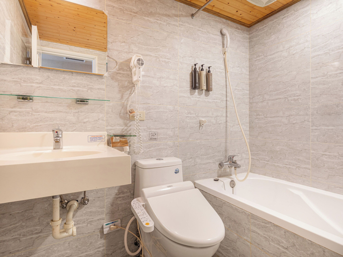 Bathroom 3, Doitsu Hotel, Taipei City