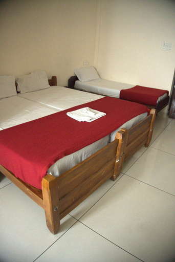 Room 5, Chandrika Tourist Home, Ernakulam